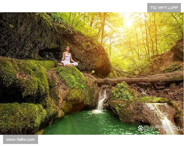在神秘荧光森林中感受心灵宁静的冥想之旅探索 在神秘荧光森林中感受心灵宁静的冥想之旅探索