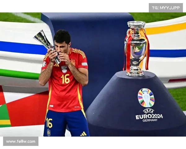 意大利在2000年欧洲杯决赛中惜败法国 金球遗憾定命运